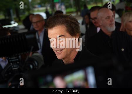 Düsseldorf, Deutschland. 30. Oktober 2024. Andreas Frege, auch bekannt als Campino, Mitglied der Rockband die Toten Hosen, spricht am 30. Oktober 2024 im Roncalli's Apollo Variety Theatre in Düsseldorf vor der Presse. (Foto: Ying Tang/NurPhoto) Credit: NurPhoto SRL/Alamy Live News Stockfoto