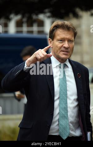 London, UK, 30. Oktober 2024 Richard Tice Abgeordneter für Boston und Skegness der Reformpartei. Politiker treffen sich auf College Green gegenüber den Houses of Parliament, um nach dem ersten Haushalt von Labour von der Presse interviewt zu werden. Quelle: JOHNNY ARMSTEAD/ Alamy Live News Stockfoto