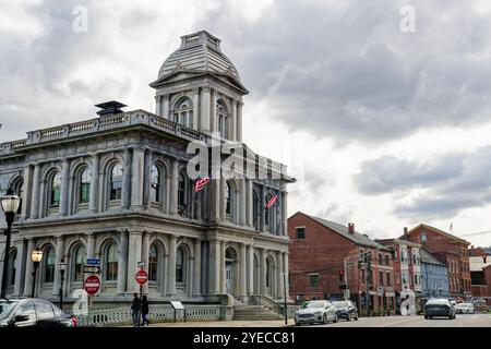 Portland, ME – 15. Oktober 2024: Das United States Custom House wurde zwischen 1867 und 1872 aus Granit aus New Hampshire gebaut. Stockfoto