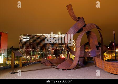 Die neue Ribbons-Skulptur von Pippa Hale wurde im Stadtzentrum von Leeds vorgestellt, um 400 inspirierende Frauen aus Leeds zu feiern Stockfoto