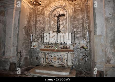 Neapel - Altare nella chiesa ipogea del Purgatorio ad Arco Stockfoto