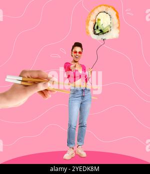 Junge Frau, die Sushi-Rolle als Ballon auf rosa Hintergrund hält, kreative Collage Stockfoto