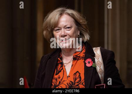 London, England, Großbritannien. 30. Oktober 2024. Anführerin des House of Lords, ANGELA SMITH, trifft in der Downing Street ein. Mitglieder des britischen Kabinetts treffen sich in der Downing Street zu einer abschließenden Sitzung, um den Haushalt vor der Ankündigung durch Kanzlerin Rachel Reeves zu genehmigen. (Kreditbild: © Thomas Krych/ZUMA Press Wire) NUR REDAKTIONELLE VERWENDUNG! Nicht für kommerzielle ZWECKE! Stockfoto