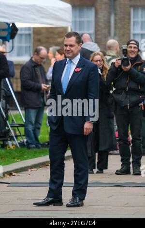 Robert Jenrick, Abgeordneter für Newark und die Führung der Konservativen Partei Hope wird im College Green nach dem Herbstbudget interviewt. Stockfoto