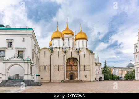 Die Dormition-Kathedrale im Moskauer Kreml, auch bekannt als Mariä-Himmelfahrt-Kathedrale oder Mariä-Himmelfahrt-Kathedrale. Die Kathedrale von Dormition ist russisch oder Stockfoto
