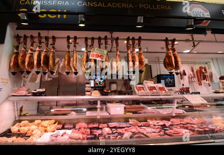 Geschäfte im Mercat de l'Abaceria auf PG. De St. Joan in Barcelona, Spanien. Stockfoto