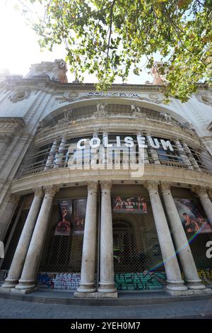 Teatre Coliseum auf der Gran Via de les Corts Catalanes, L'Eixample, Barcelona, Spanien. Stockfoto