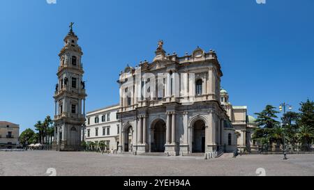 Die berühmte Kathedrale von Pompeji (italienischer Name Pontificio Santuario della Beata Vergine del Santo Rosario di Pompei) Stockfoto