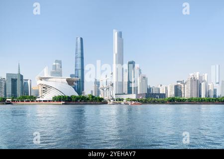 Wunderschöne Skyline von Guangzhou. Der Pearl River und Wolkenkratzer Stockfoto