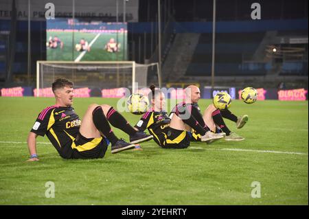 Swann Ritossa, Anastasia Bagaglini und Giuseppe Cardaropoli während einer Freistil-Ausstellung vor dem Beginn des Spiels während des AC Pisa gegen US Catanzaro, italienisches Fußball-Serie B-Spiel in Pisa, Italien, Oktober 30 2024 Stockfoto