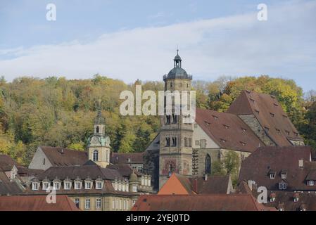 Blick auf St. Michael, Rathaus, Altstadt, St. Michaels Kirche, Marktplatz, Fachwerkhaus, Mittelalter, Kocher Tal, Kocher, Schwäbisch Ha Stockfoto