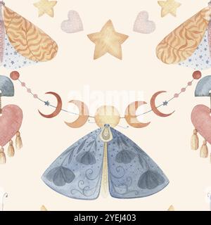 Boho Butterfly nahtloses Muster mit Mondphase und Stern auf cremefarbenem Hintergrund. Handgezeichnetes Aquarell charmante himmlische Illustration in weichem Pastellfarben Stockfoto