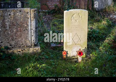 Jüdisches Grab von Leutnant P.L. Moss vom Intelligent Corps auf dem Old Jewish Cemetery in Southampton Common, Southampton, Hampshire, England Stockfoto