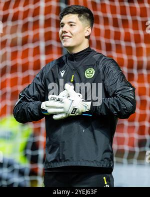 Dundee, Schottland. 30. Oktober 2024. Krisztián Hegyi (GK 1 - Motherwell) wärmt sich vor dem Spiel Dundee United gegen Motherwell auf – schottische Premiership Credit: Raymond Davies / Alamy Live News Stockfoto