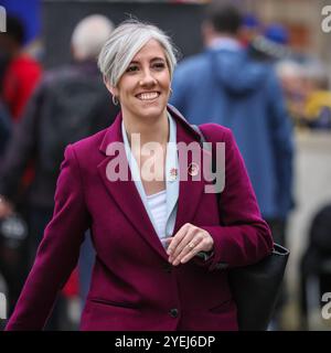 London, Großbritannien. 30. Oktober 2024. Daisy Cooper, stellvertretende Vorsitzende der liberaldemokraten, LibDem-Mitglied des Parlaments für St. Albans. Politiker aller Parteien, einschließlich aktueller und ehemaliger Minister, Parlamentsabgeordneter und anderer Kommentatoren, sind auf College Green in Westminster zu sehen und reagieren auf das Herbstbudget des Kanzlers in der Medienrunde. Quelle: Imageplotter/Alamy Live News Stockfoto