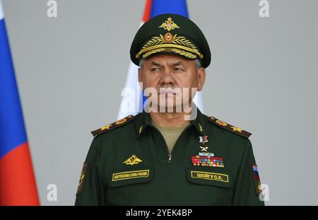 Der russische Verteidigungsminister Sergei Shoigu nimmt an der Eröffnungszeremonie des Internationalen militärisch-technischen Forums "Army-2021" auf dem Patriot-Kongress Teil und Stockfoto