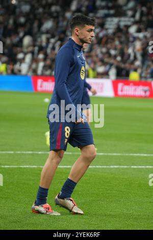 Pedri vom FC Barcelona während des Fußballspiels La Liga zwischen Real Madrid CF und FC Barcelona am 26. Oktober 2024 im Santiago Bernabeu Stadion in Madrid, Spanien - Foto Laurent Lairys / MAXPPP Stockfoto