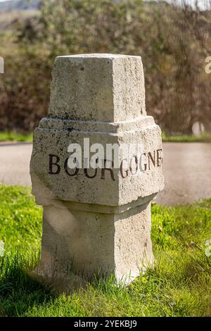 Neuville-sur-seine (Nordostfrankreich): Meilenstein der ehemaligen Grenzen der Provinzen Champagne und Burgund. Grenze zwischen Neu Stockfoto