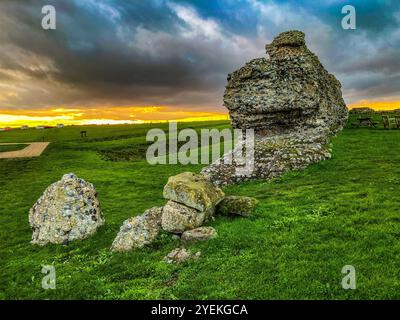 Richborough Roman Fort bei Sonnenuntergang Stockfoto