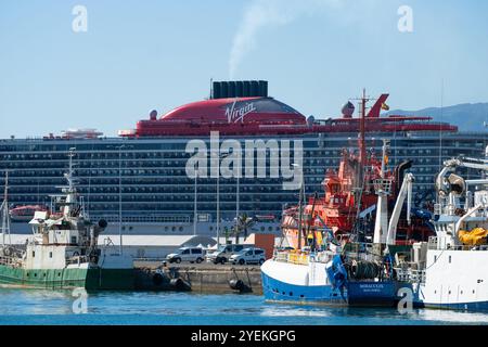 Gran Canaria, Kanarische Inseln, Spanien, 31. Oktober 2024. Das Jungfrau-Kreuzfahrtschiff Resilient Lady legt auf dem Weg nach Miami in Las Palmas an. Quelle: Alan Dawson/Alamy Live News. Stockfoto