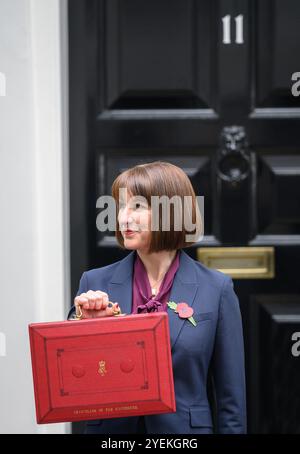 Rachel Reeves Parlamentsabgeordnete - Kanzlerin des Finanzministeriums - in der Downing Street, bevor sie ihren ersten Haushalt im Parlament vorlegte. 30. Oktober 2024 Stockfoto