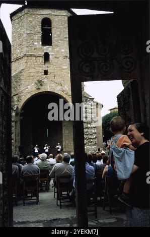 Ein kleines Konzert im Sant Joan de les Abadesses, Katalonien, Spanien Stockfoto