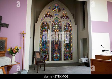 heilige Familie von harry clarke Studios Buntglasfenster in der Kirche St mary of the Rosenkranzkirche in cong, County Mayo, republik irland Stockfoto