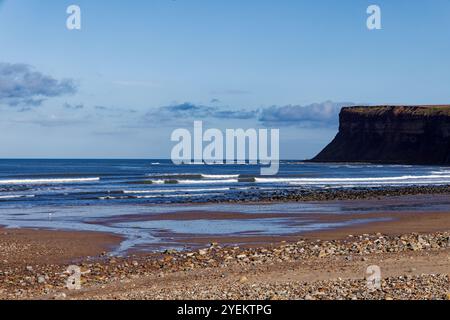 Wellen brechen auf Saltburn Narbe. Stockfoto