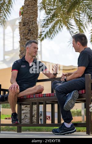 Sakhir, Bahrain. 31. Oktober 2024. Porsche Penske Motorsport Nr. 6 Hypercar - Porsche 963, André Lotterer (DEU) während P1. Ahmad Al Shehab/Alamy Live News. Stockfoto