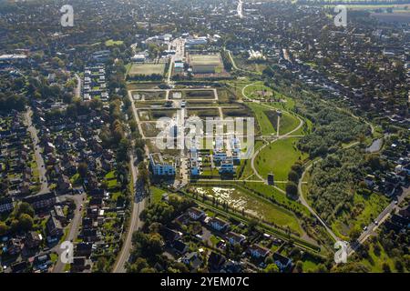 Luftbild, Auenpark Baugelände mit Neubau Wohnhäuser, Kunstwerk Kuppel und Spielplatz im Auenpark, Selm, Münsterland, Nordrhein-Westfalen, Deutschland ACHTUNGxMINDESTHONORARx60xEURO *** Stockfoto