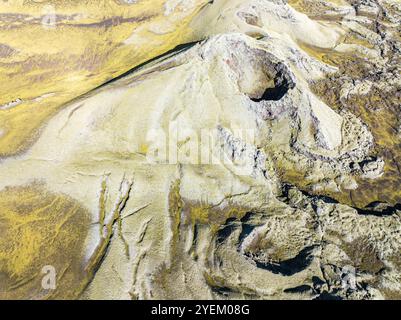 Moosbedeckter Laki-Krater oder Lakagígar, Reihe von Kratern, aus der Vogelperspektive, das Innere des Hochlands Islands, Suðurland, Island Stockfoto