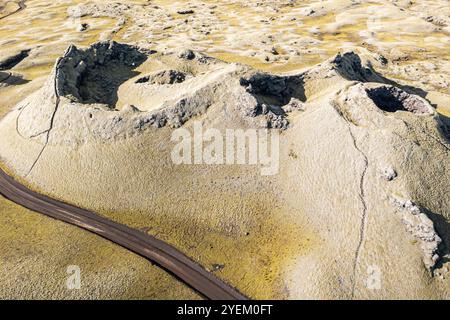 Einzelner Krater der Laki-Kraterreihe, von oben nach unten, Straße F206, Island Stockfoto