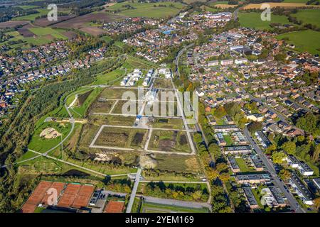 Luftbild, Auenpark Baugelände mit Neubau Wohnhäuser, Kunstwerk Kuppel und Spielplatz im Auenpark, Selm, Münsterland, Nordrhein-Westfalen, Deutschland ACHTUNGxMINDESTHONORARx60xEURO *** Stockfoto