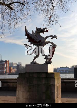 Die Drachen-Grenzmarkierungen der City of London in Victoria Embankment Stockfoto