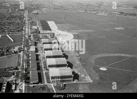 Vintage-Foto von Paris. Bourget Flugplatz in der Nähe von Paris. Frankreich. 1932-1936 Stockfoto