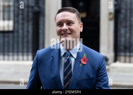 London, Großbritannien. 30. Oktober 2024. Wes Streeting verlässt am 30. Oktober 2024 eine Kabinettssitzung in Downing Street, London, UK. (Credit Image: © Tejas Sandhu/SOPA Images via ZUMA Press Wire) NUR REDAKTIONELLE VERWENDUNG! Nicht für kommerzielle ZWECKE! Stockfoto