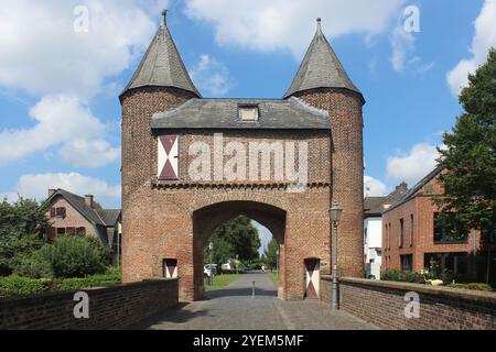 Klever Tor in Xanten (Deutschland), Eulentürme des äußeren Tores Stockfoto