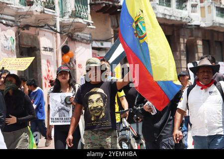 MARCHA MOVIMIENTOS SOCIALES Quito, vienes 31 de octubre del 2024 März der sozialen Bewegungen und Universitätsstudenten in Opposition gegen die Regierung, um gegen die Wirtschaftspolitik und Stromausfälle im Land zu protestieren, Downtown Quito Fotos API Rolando Enriquez Quito Pichincha Ecuador POL MARCHA MOVIMIENTOS SOCIALES e10a497c3878171717d12d18004b5f123f8b Copyright: XROLANDOxRIQUEZENRIB Stockfoto