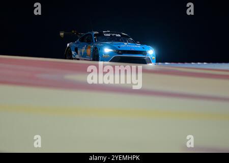 Sakhir, Bahrain. 31. Oktober 2024. Protonenwettbewerb Nr. 77 – Ford Mustang LMGT3, Ryan Hardwick (USA), Zacharie Robichon (CAN), Ben Barker (GBR) während P2. Ahmad Al Shehab/Alamy Live News. Stockfoto