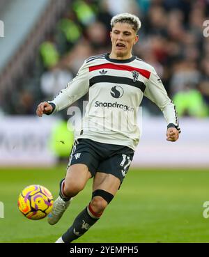 Manchester United Stürmer Alejandro Garnacho (17) während des Spiels West Ham United FC gegen Manchester United FC English Premier League im London Stadium, London, England, Vereinigtes Königreich am 27. Oktober 2024 Credit: Every Second Media/Alamy Live News Stockfoto