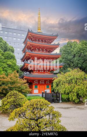 5-stöckige Pagode am Tochoji-Tempel in Fukuoka, Japan am 2. Oktober 2024 Stockfoto
