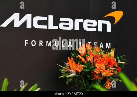 Sao Paulo, Brasilien. 31. Oktober 2024. McLaren Logo. 31.10.2024. Formel-1-Weltmeisterschaft, Rd 21, Großer Preis Brasiliens, Sao Paulo, Brasilien, Vorbereitungstag. Das Foto sollte lauten: XPB/Alamy Live News. Stockfoto