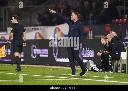 Velsen Zuid, Niederlande. 31. Oktober 2024. VELSEN-ZUID, NIEDERLANDE - OKTOBER 31: Kevin Hofland von Helmond Sport gestuert während des niederländischen TOTO KNVB Cup First Round Matches zwischen SC Telstar und Helmond Sport im Stadion 711 am 31. Oktober 2024 in Velsen-Zuid, Niederlande. (Foto von Andre Weening/Orange Pictures) Credit: Orange Pics BV/Alamy Live News Stockfoto