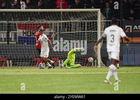 Velsen Zuid, Niederlande. 31. Oktober 2024. VELSEN-ZUID, NIEDERLANDE - OKTOBER 31: Youssef El Kachati vom SC Telstar schießt beim niederländischen TOTO KNVB Cup First Round Spiel zwischen SC Telstar und Helmond Sport im Stadion 711 am 31. Oktober 2024 in Velsen-Zuid, Niederlande. (Foto von Andre Weening/Orange Pictures) Credit: Orange Pics BV/Alamy Live News Stockfoto