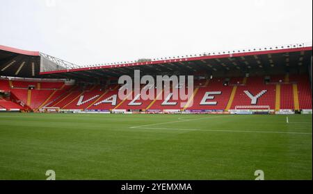 Blick auf den Alan Curbishley Stand im Valley, Heimstadion des Charlton Athletic Football Club, Charlton, London, Großbritannien. Stockfoto