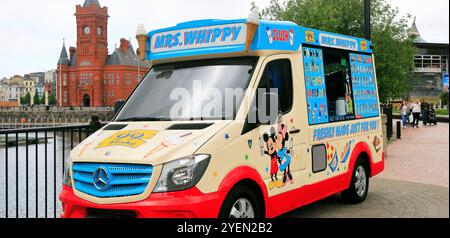 Mrs. Whippy Eiswagen, Cardiff Bay, South Wales, UK. 2024 Stockfoto