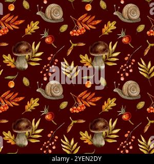 Nahtloses Herbst-Aquarellmuster mit handgezeichneten Schnecken, Pilzen, Blättern, Beeren und Eicheln. Perfekt für saisonale Designs und Textilien Stockfoto