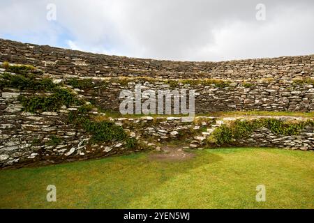 Terrassen und Stufen innerhalb des Grianan des Aileach Greenan Hügels inishowen, County donegal, republik irland Stockfoto