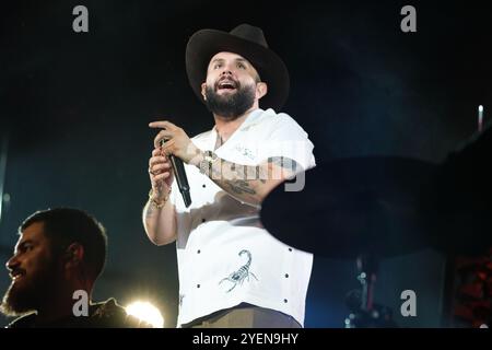 Die mexikanische Sängerin Carin Leon während des Auftritts im Wizink Center am 31. Oktober 2024 in Madrid. Stockfoto