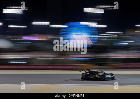 Sakhir, Bahrain. 31. Oktober 2024. Protonenwettbewerb Nr. 88 – Ford Mustang LMGT3, Giorgio Roda (ITA), Giammarco Levorato (ITA), Dennis Olsen (NOR) während P2. Ahmad Al Shehab/Alamy Live News. Stockfoto